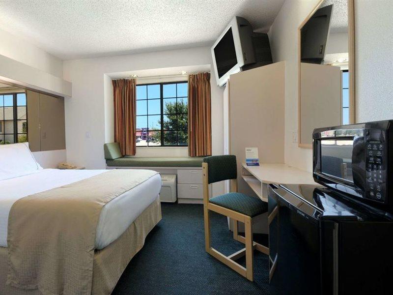 Travelodge By Wyndham Arlington/Dallas Area Extérieur photo