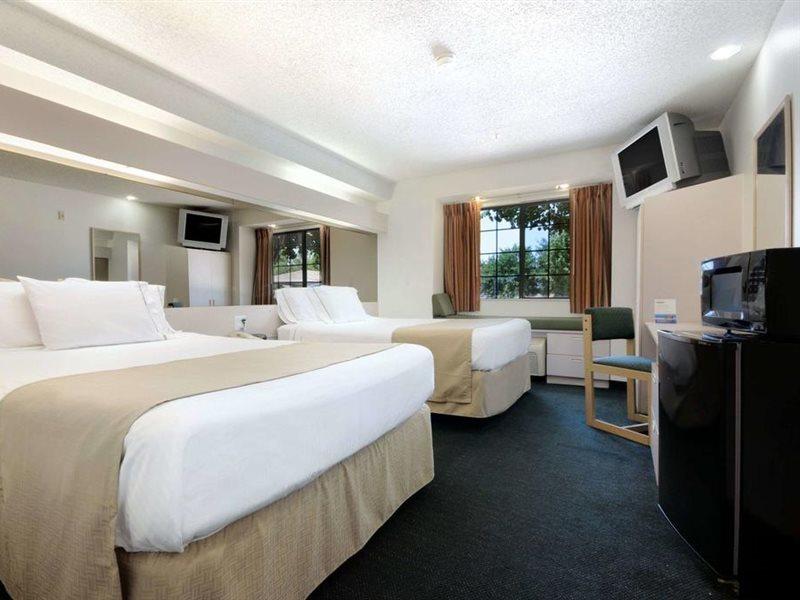 Travelodge By Wyndham Arlington/Dallas Area Extérieur photo