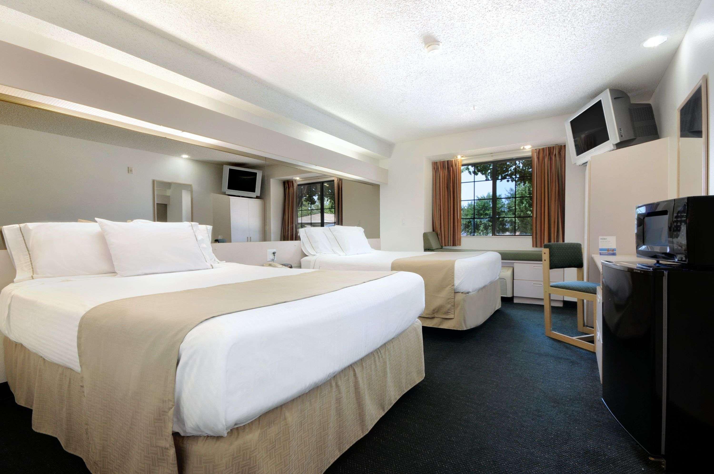 Travelodge By Wyndham Arlington/Dallas Area Chambre photo