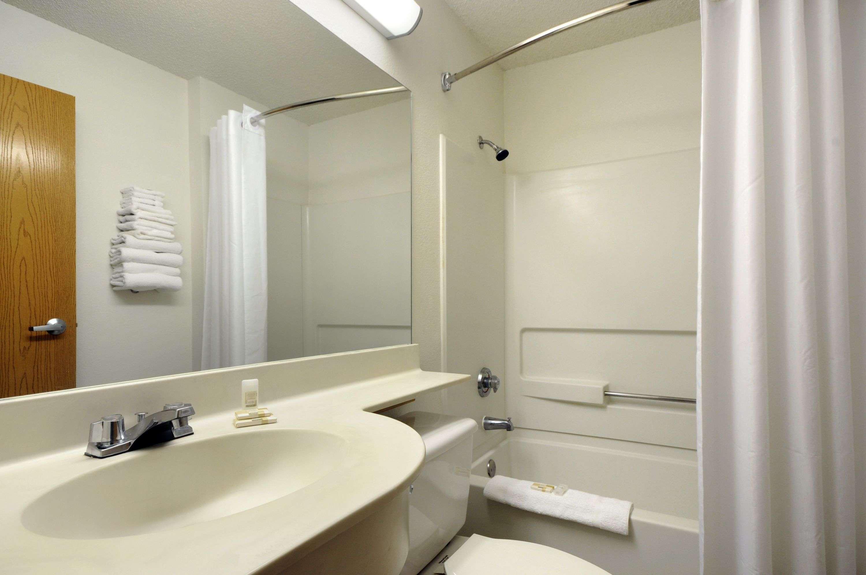 Travelodge By Wyndham Arlington/Dallas Area Chambre photo