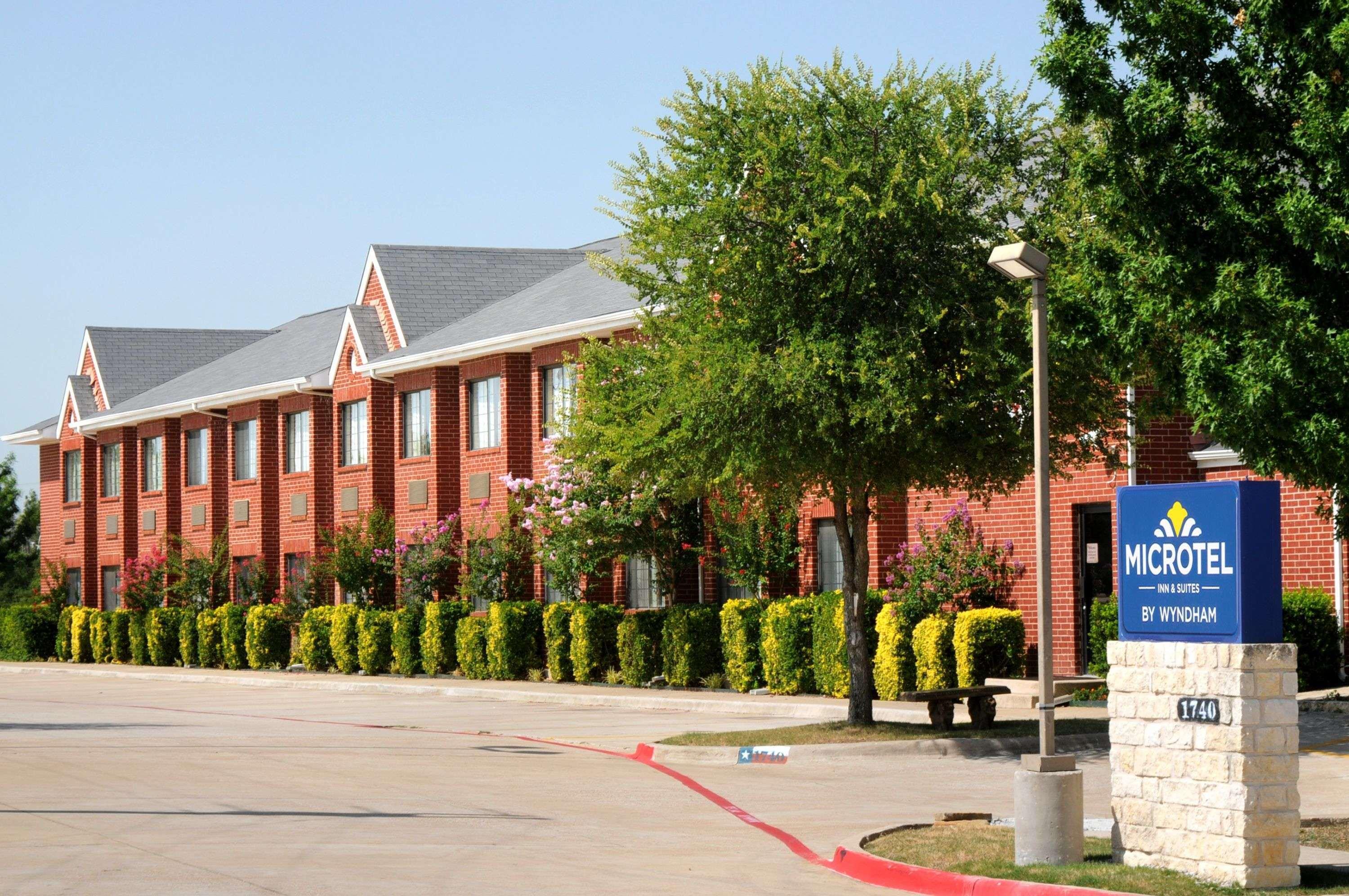 Travelodge By Wyndham Arlington/Dallas Area Extérieur photo