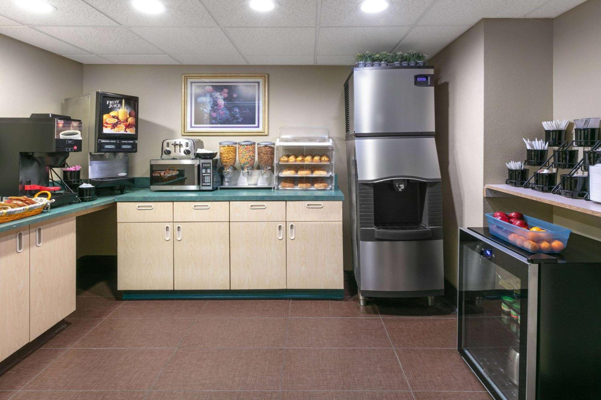 Travelodge By Wyndham Arlington/Dallas Area Extérieur photo