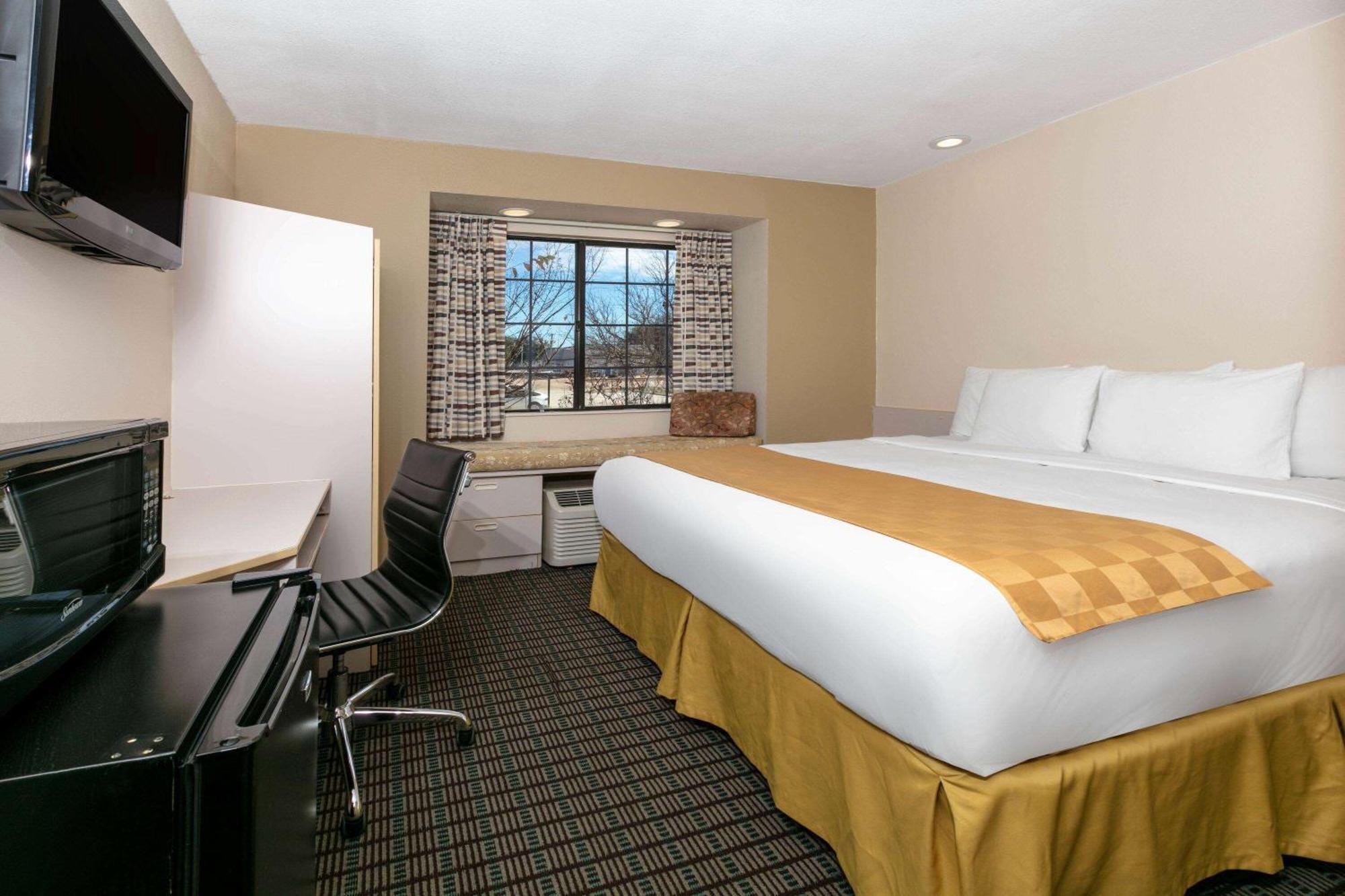 Travelodge By Wyndham Arlington/Dallas Area Extérieur photo