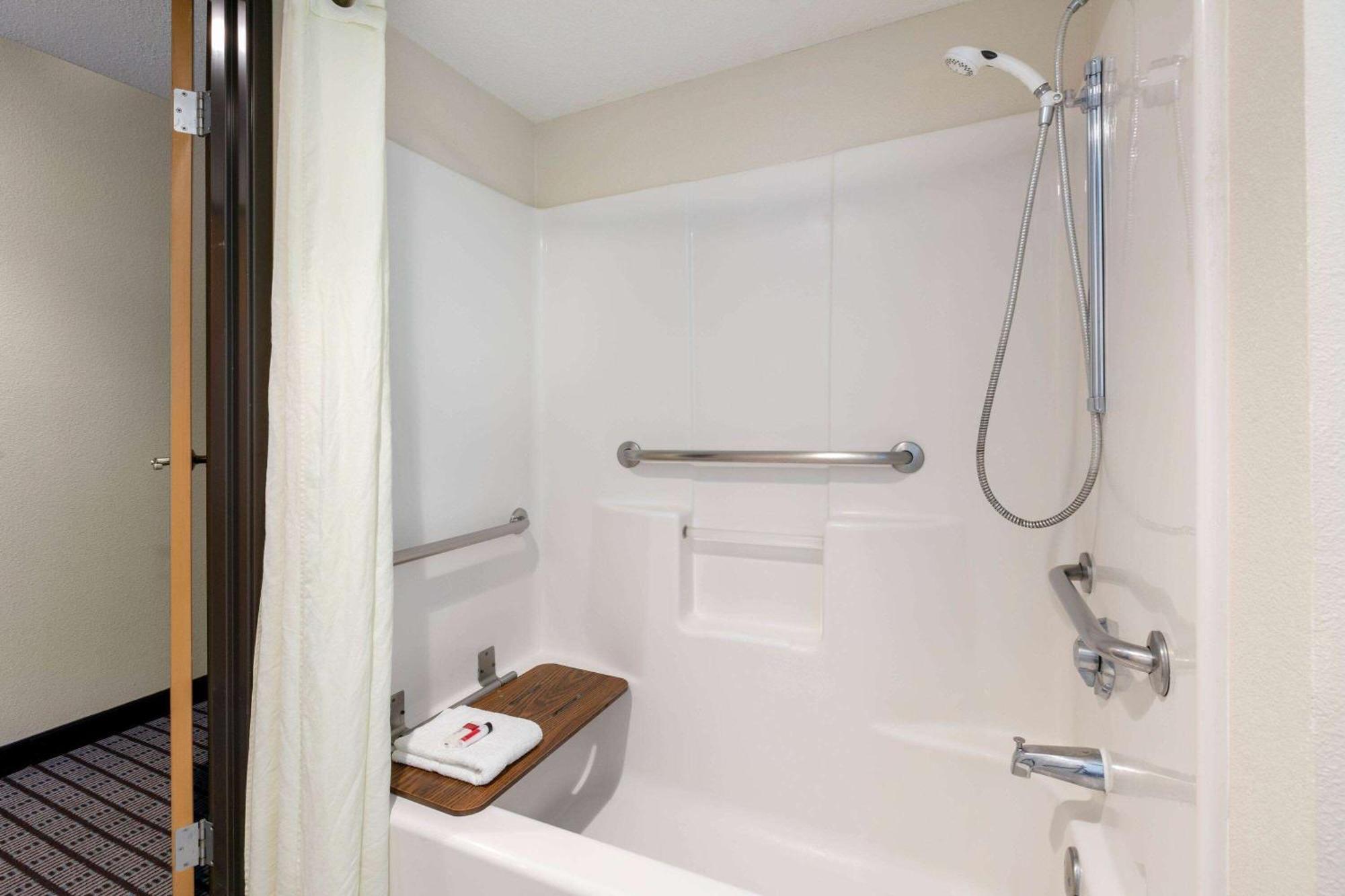 Travelodge By Wyndham Arlington/Dallas Area Extérieur photo