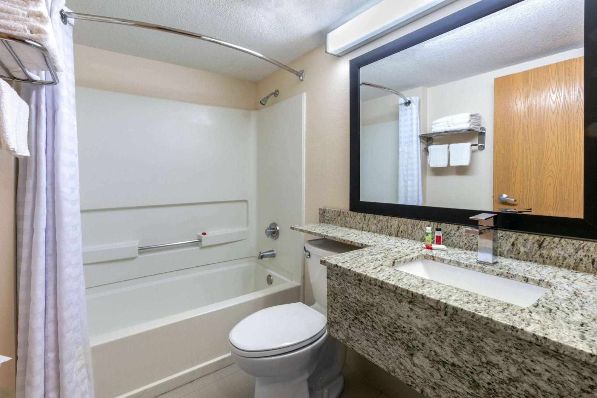 Travelodge By Wyndham Arlington/Dallas Area Extérieur photo