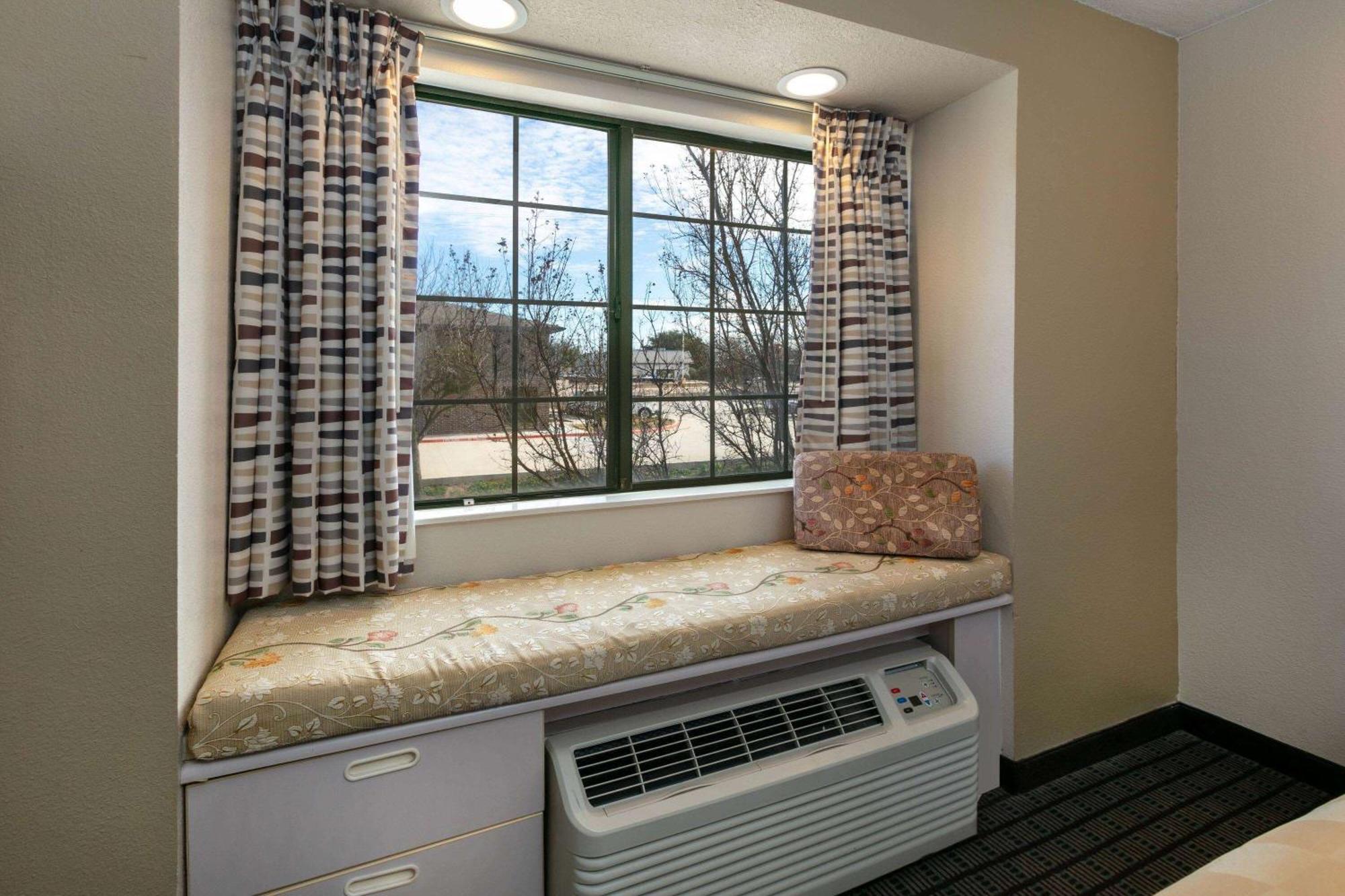 Travelodge By Wyndham Arlington/Dallas Area Extérieur photo