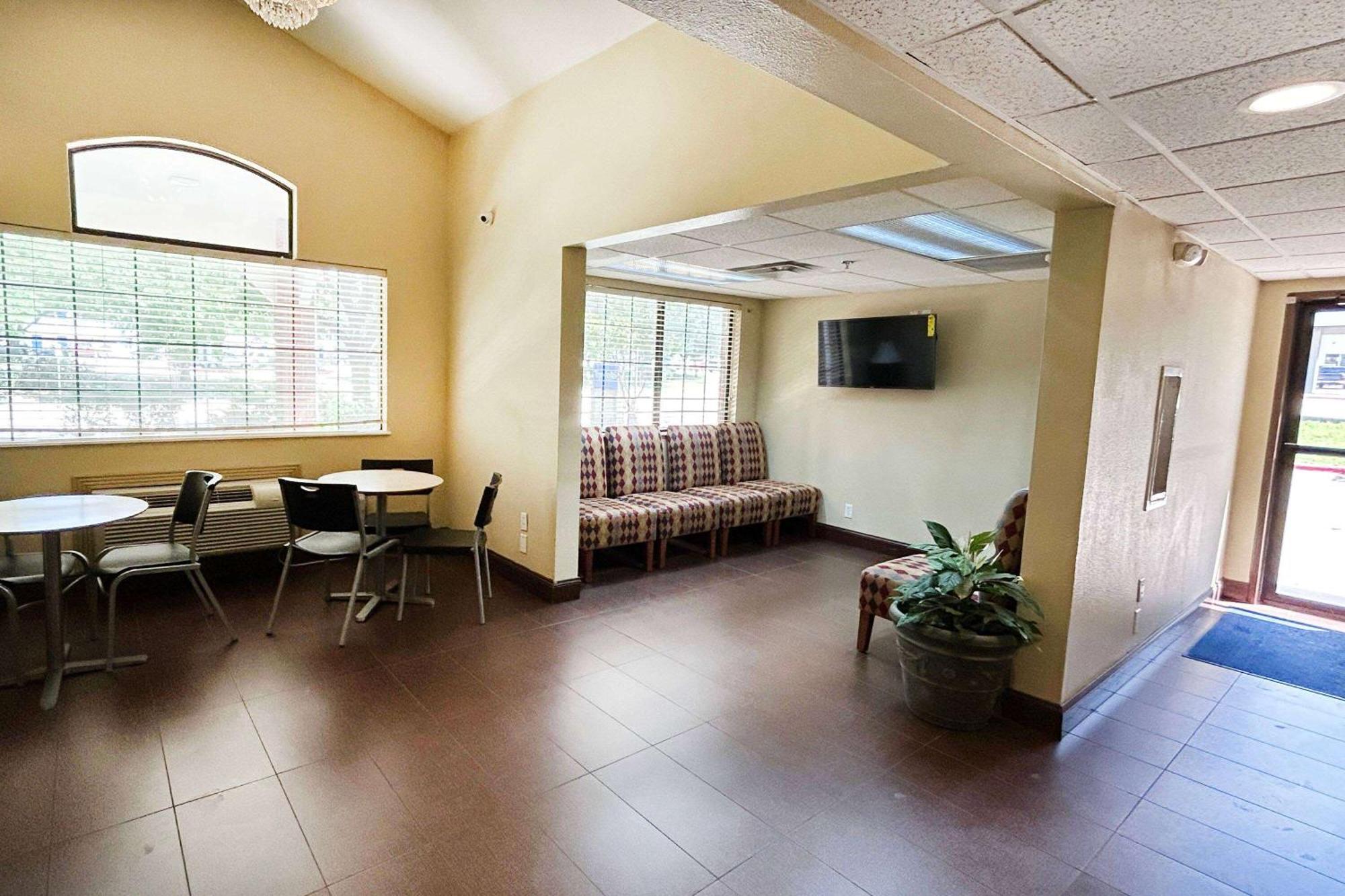 Travelodge By Wyndham Arlington/Dallas Area Extérieur photo