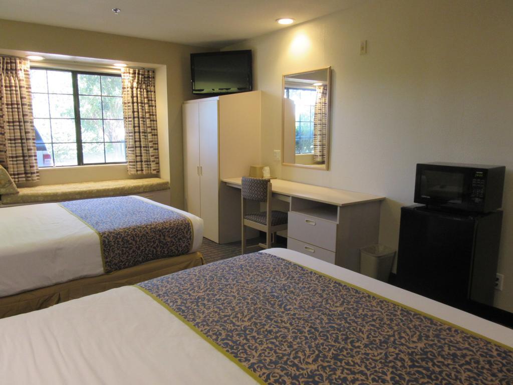 Travelodge By Wyndham Arlington/Dallas Area Extérieur photo